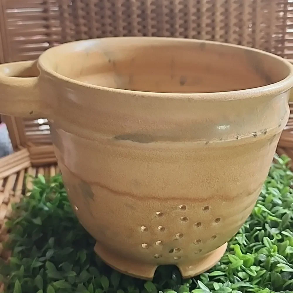 Vintage Art Pottery Berry Collander Jim Davis